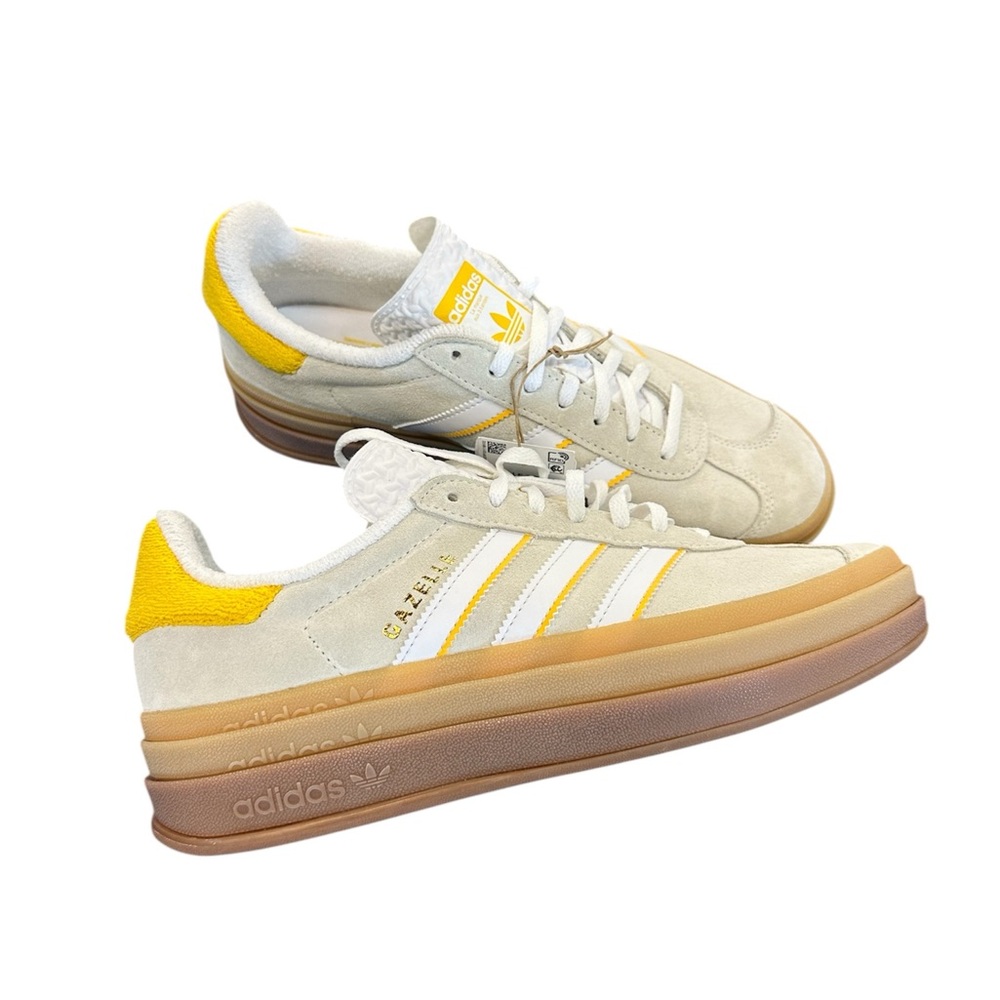 New without box women’s adidas bold platform sneakers size 9